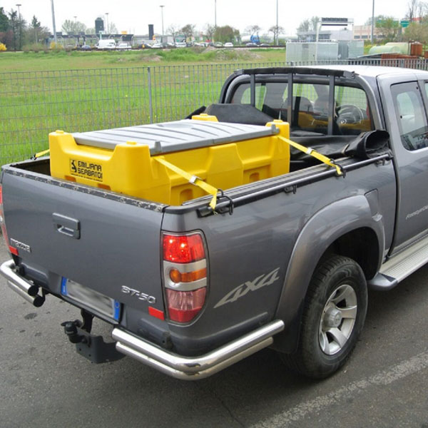 Carrytank 330l auf Pickup